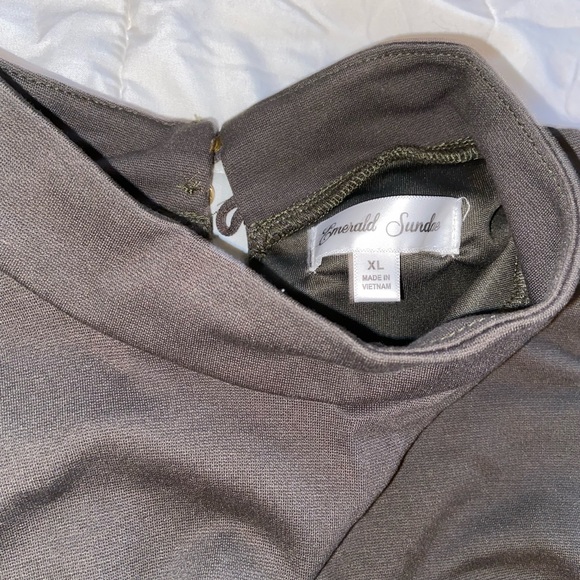 Emerald Sundae formal high neckline dress - Picture 4 of 8